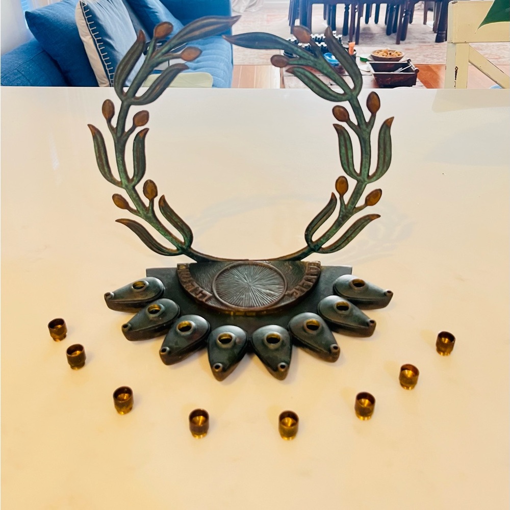 Vintage Brass Olive Leaves APPL. NO841 Oil And Candle Hanukkah Menorah - Picture 12 of 14